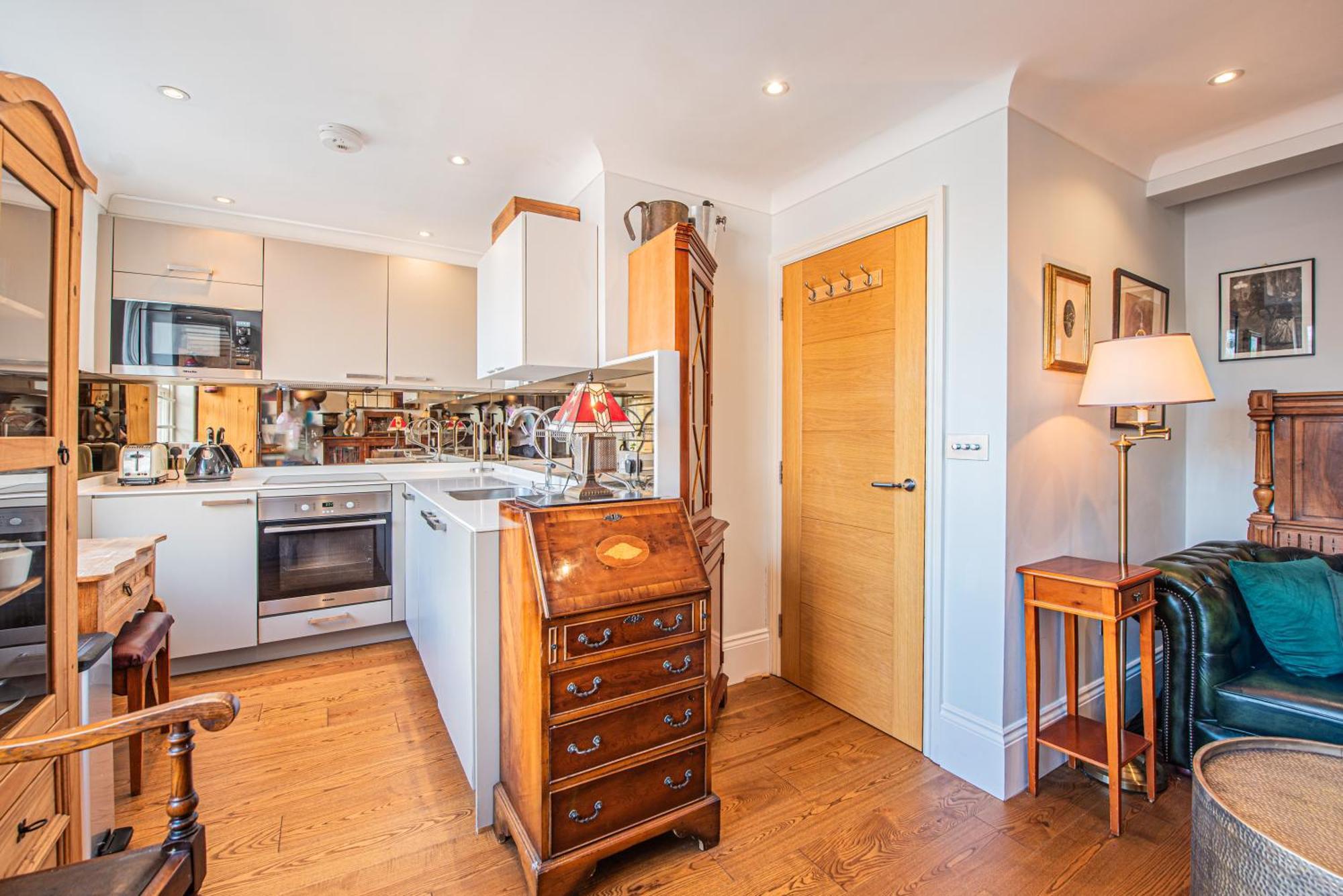 Stylish 1-Bed Flat In Soho - Prime Central London Exterior foto